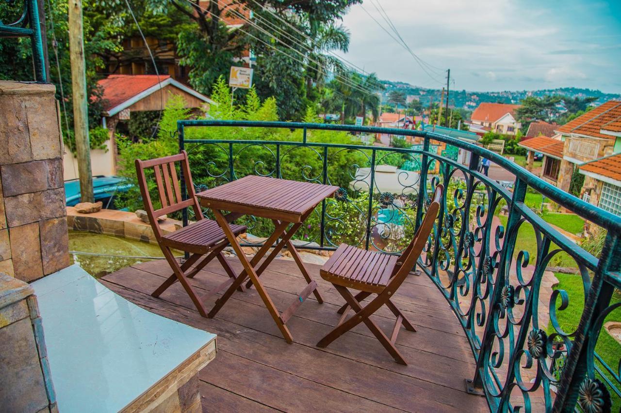 Shangri-La Hotel Muyenga Bugolobi Extérieur photo