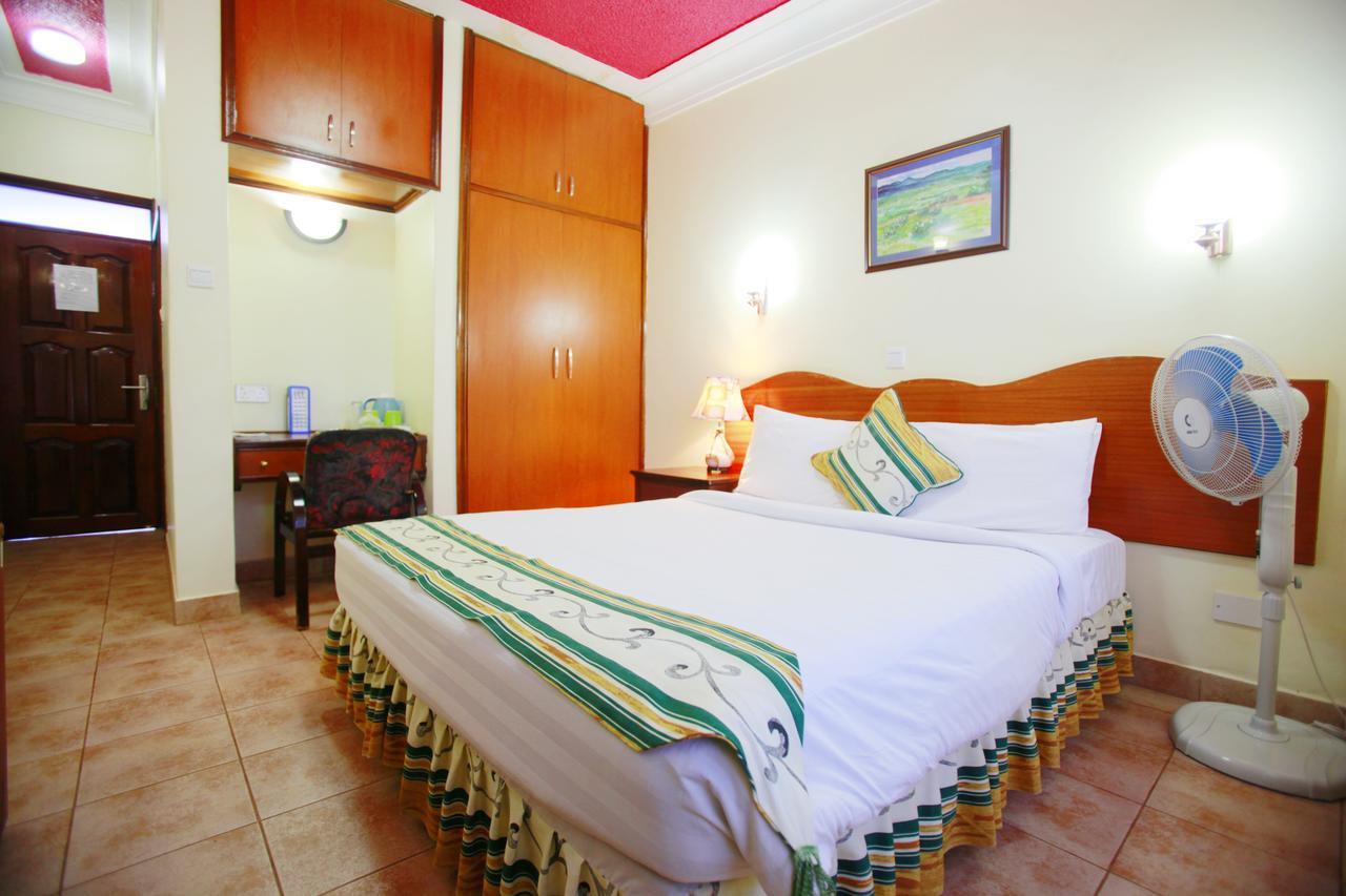 Shangri-La Hotel Muyenga Bugolobi Extérieur photo